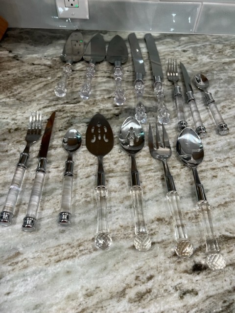 Server Set With Clear Handles Also 2 Place Settings And Extras Wedding