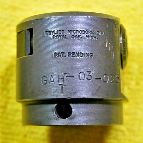 Devlieg Microbore Boring Head w/ Shaft & Maxwell Ind Boring Head w/4 tool Holder