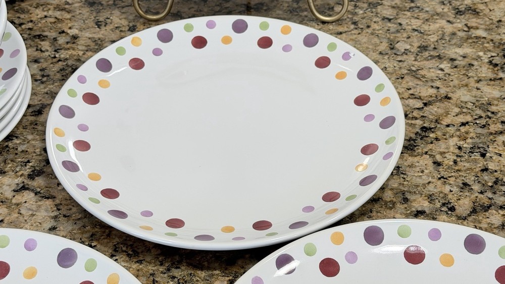 Pampered Chef Simple Additions Dots 16pc Dinnerware Set Service 4 UNUSED