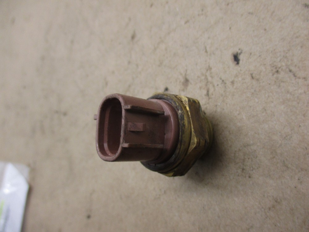 Kawasaki Ninja EX250 2009 (9537) radiator sensor