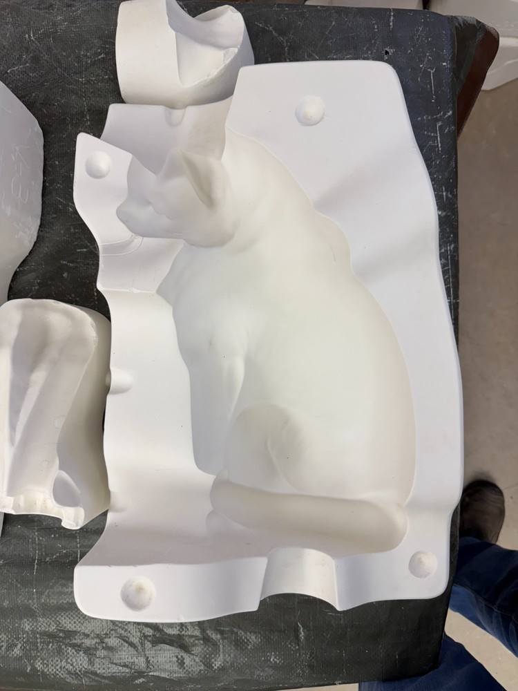 VINTAGE VALLEY VIEW CERAMIC MOLD #V-3 LARGE CAT