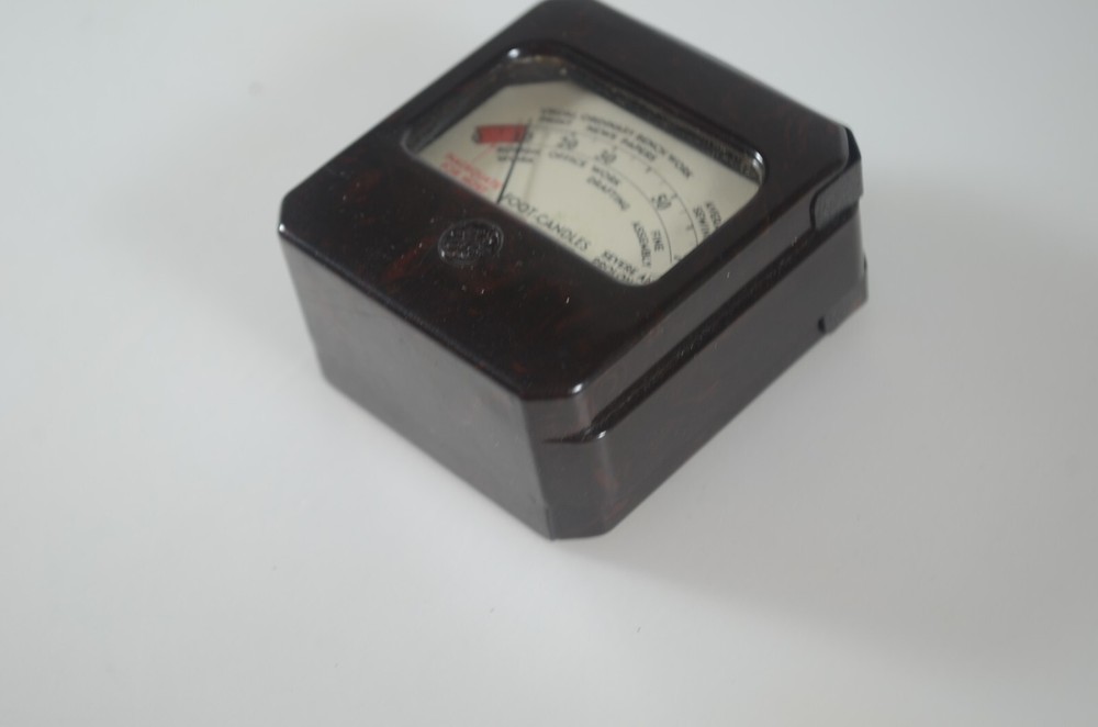 Vintage 1935 General Electric Light Meter