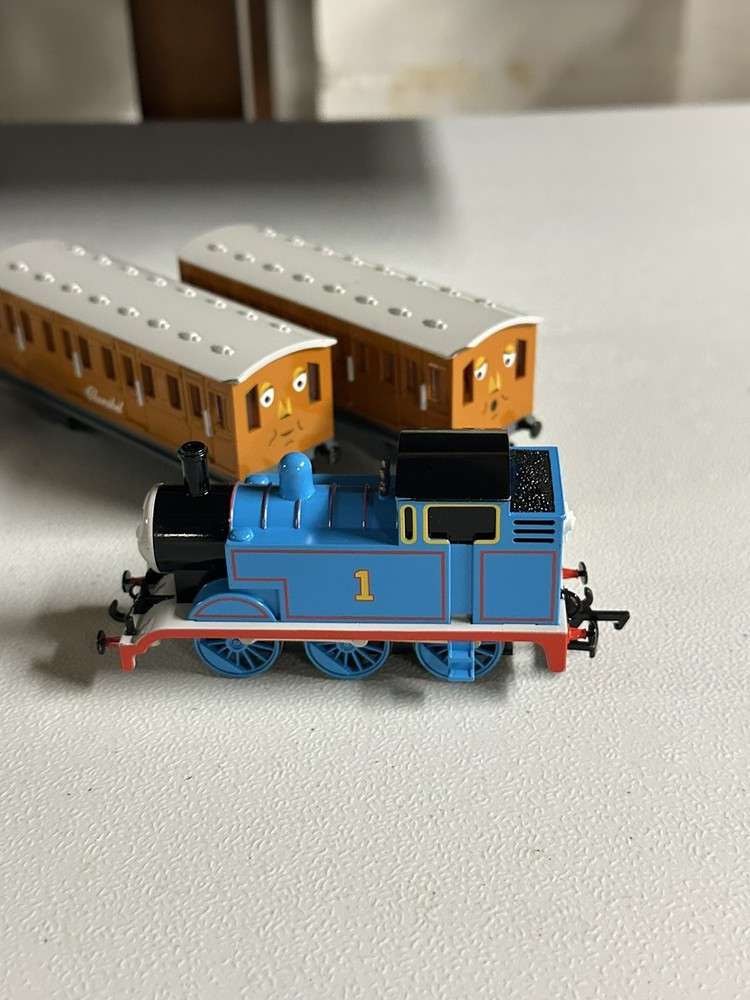 Bachmann HO Scale Thomas & Friends Thomas With Annie & Clarabel Set