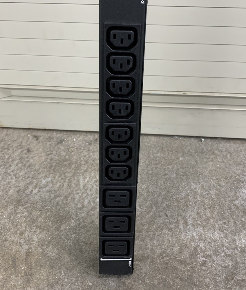 WrightLine 17110005 30-Plug Power Distribution Unit