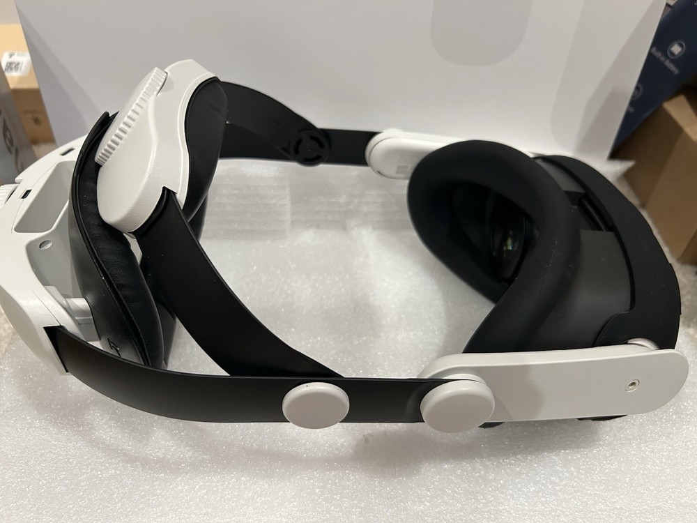Meta Quest 3 128GB VR Headset - White