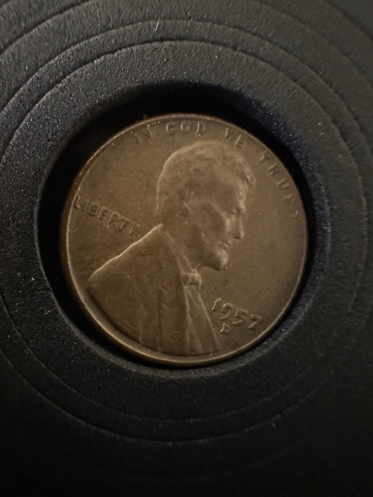 1957 D Lincoln Penny with errors - Oversized E on rim