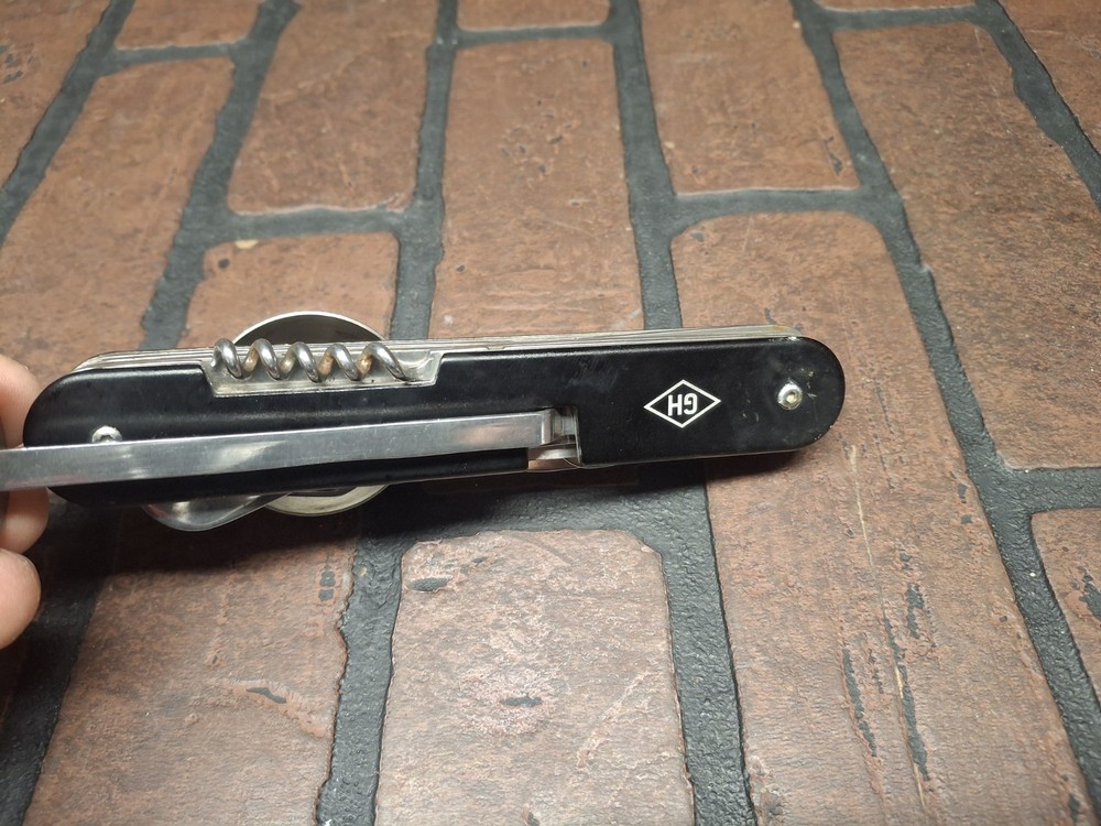 Gentlemen's Hardware Kitchen Compact Hand Held Multi-Tool