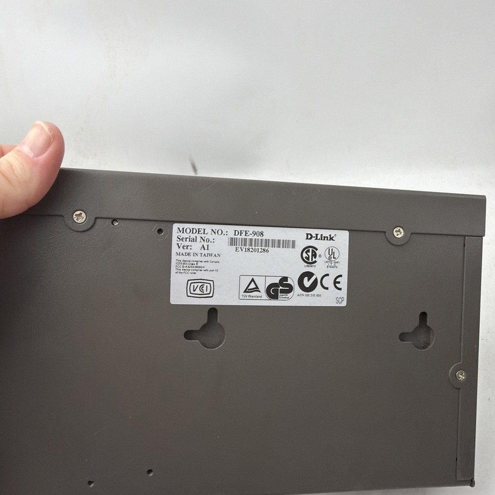 D-Link DFE-908x Hub