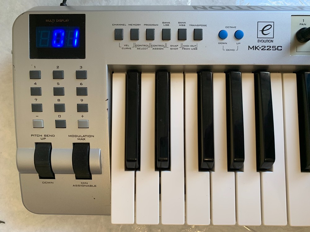 Evolution MK-225C 25-key MIDI controller keyboard USB silver - UNTESTED