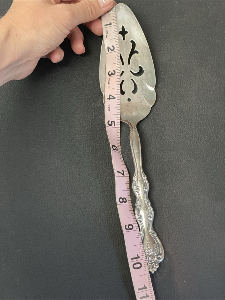 Cake Pie Server International Silverplate Needs Polished