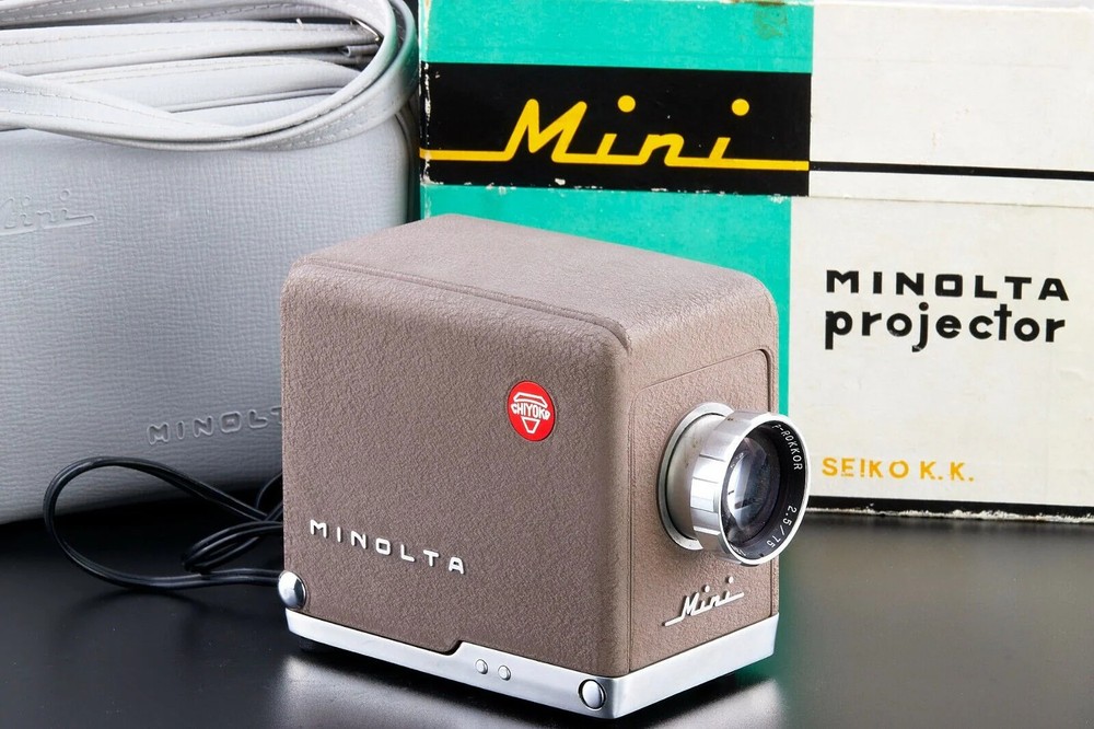 Minolta Mini Projector With Case And Boxed CE10057