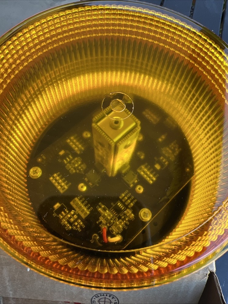 Whelen Engineering L10LAP Beacon Amber New In Box