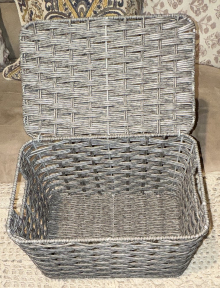 Rectangular Wicker Basket Gray Freestanding Indoor Décor With Lid