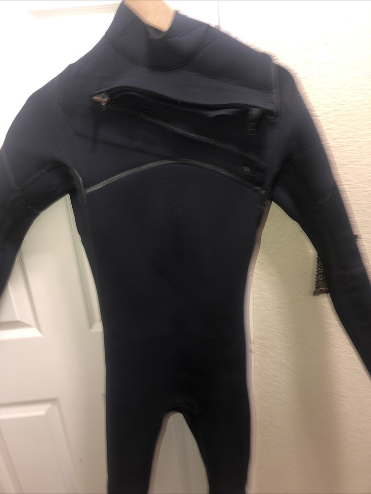 NEED ESSENTIALS 4/3mm Chest-Zip Wetsuit – Medium– Black