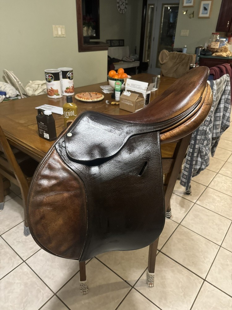 Butet Saumur Saddle