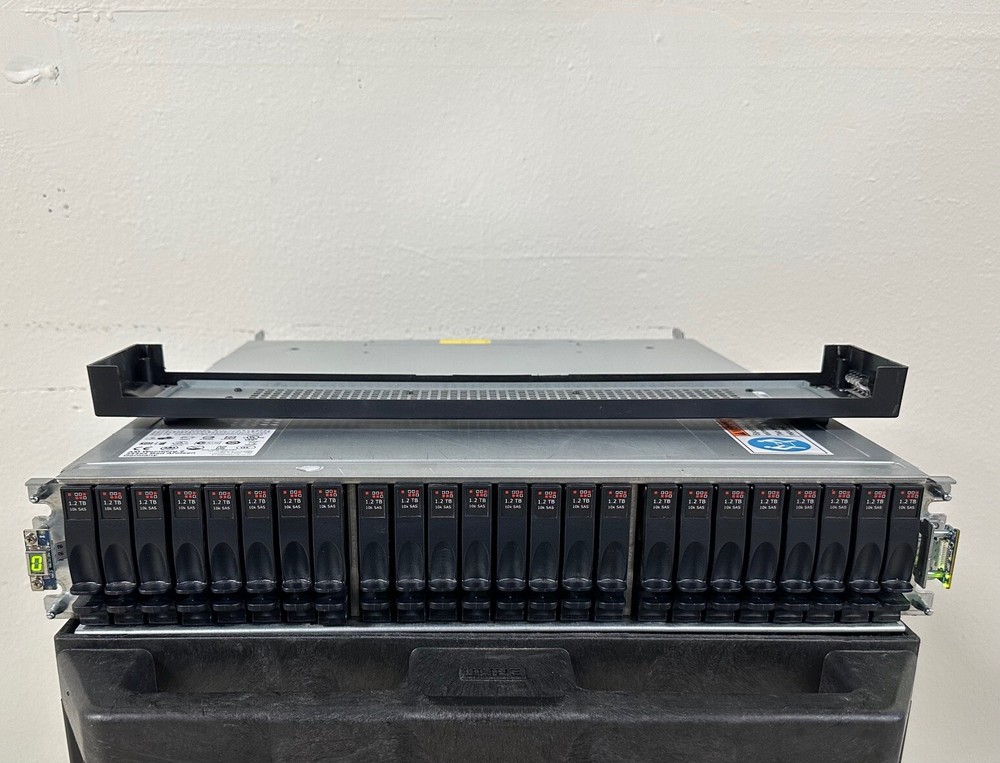 Quantum 24-bay SAS disk array w/ Dual 1-05134-01 Quantum SAS SAN Controller