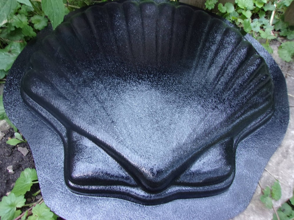 Shell stepping stone plastic mold 12" x 1" thick plaster concrete mould