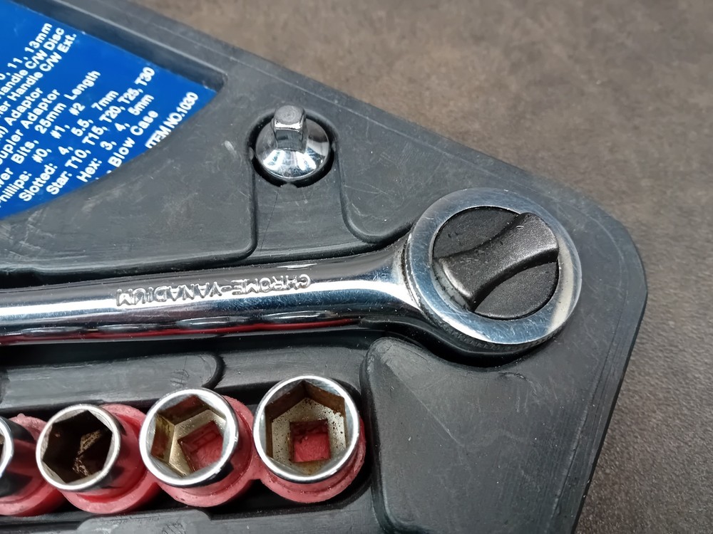 Nutool 30 Piece Socket Set ¼" & ⅜" Drive