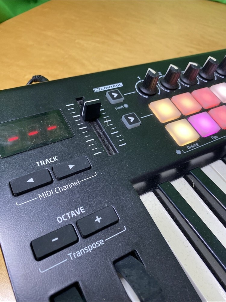 Novation Launchkey 25