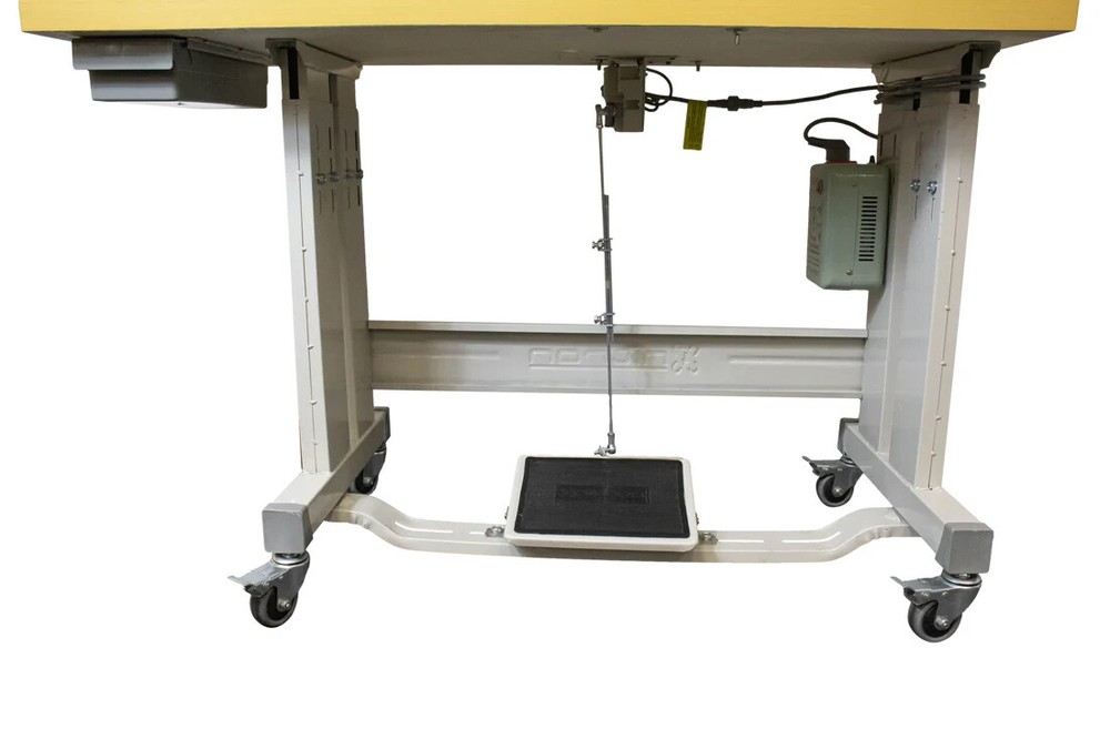 NT-798E BUTTON HOLE SEWING MACHINE