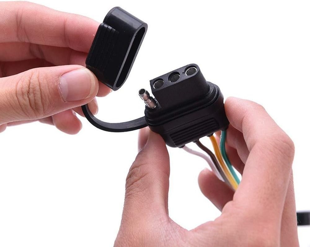 Universal 4-Way Flat Y-Splitter Plug for Tailgate Light Bars & Trailer