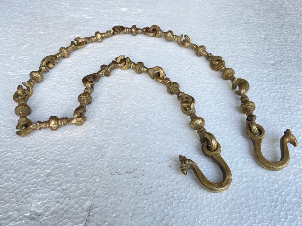 OLD VINTAGE HAND CARVED ADJUSTABLE BRASS CHAIN WITH PEACOCK SHAPE HOOKS - (CC)