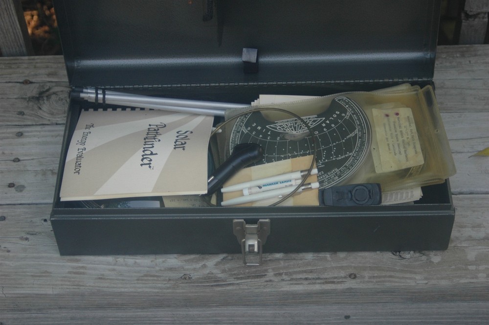 SOLAR PATHFINDER - THE SOLAR ENERGY SYSTEM EVALUATOR ANALYSIS KIT WITH CHARTS