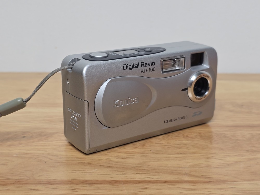 Konica KD-100 1.3MP Compact Digital Camera Silver Tested Working
