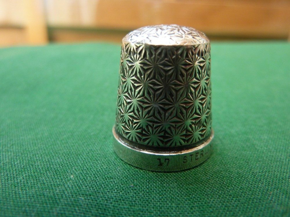 VINTAGE STERLING SILVER THIMBLE - 17