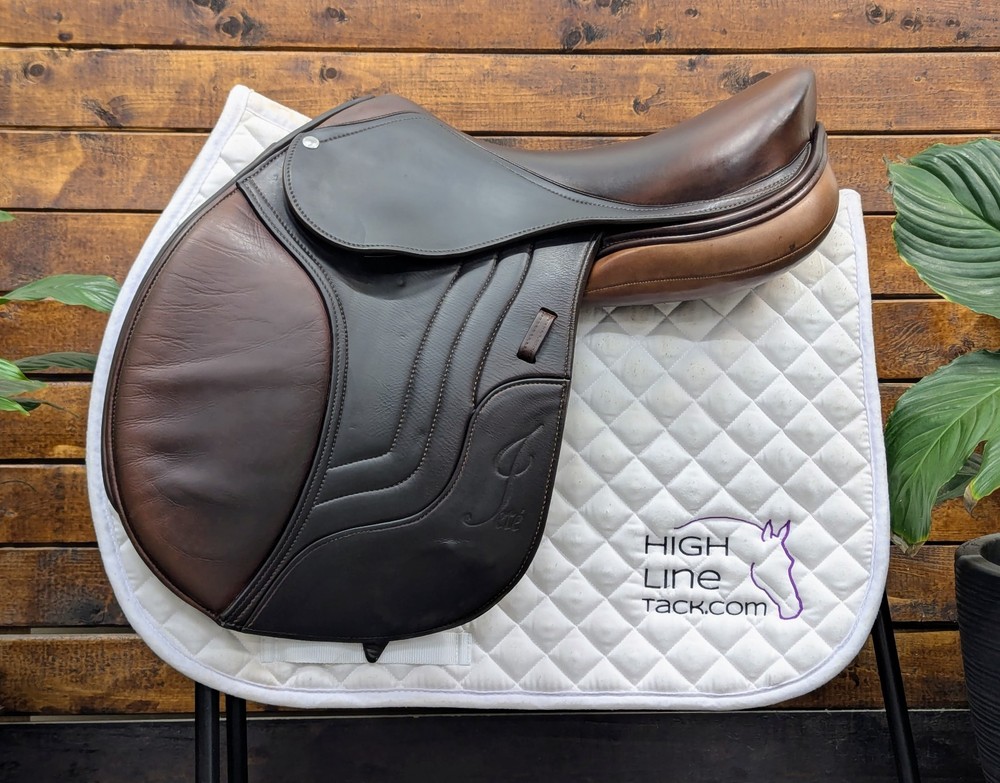 17" Schleese Jete (2016) *Wool Flocked*Adjustable Tree*