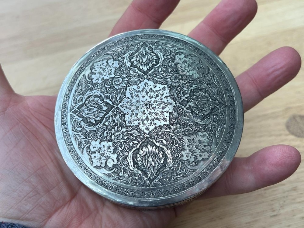 Fine .840 Solid Silver Middle Eastern Circular Snuff or Table Box.