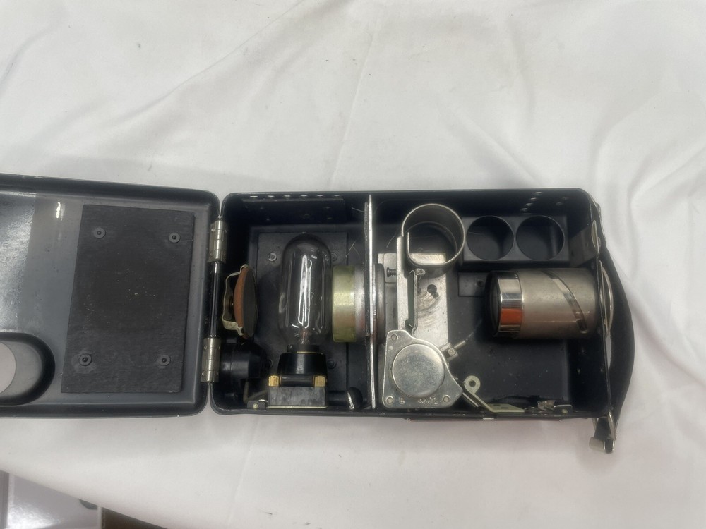 Vintage SVE JAM HANDY POCKET EXPLAINER PROJECTOR w CASE
