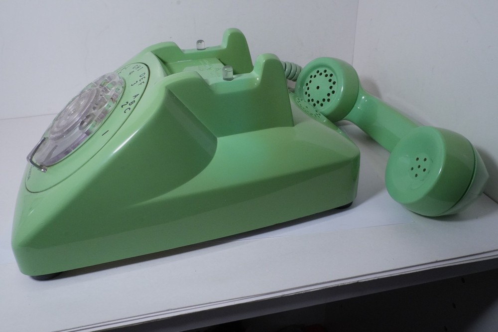 Used Original AUTOMATIC ELECTRIC TURQUOISE A/E 80 Desk Phone & Partially Working