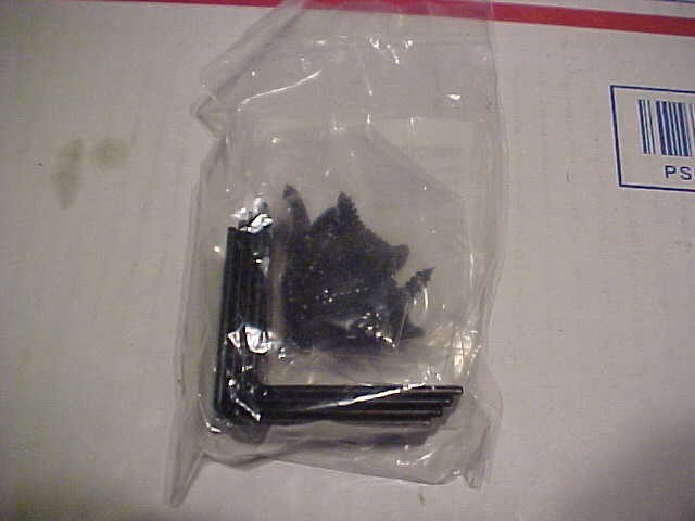 4 pack 1-1/2" Black Bracket Corner Brace Sets