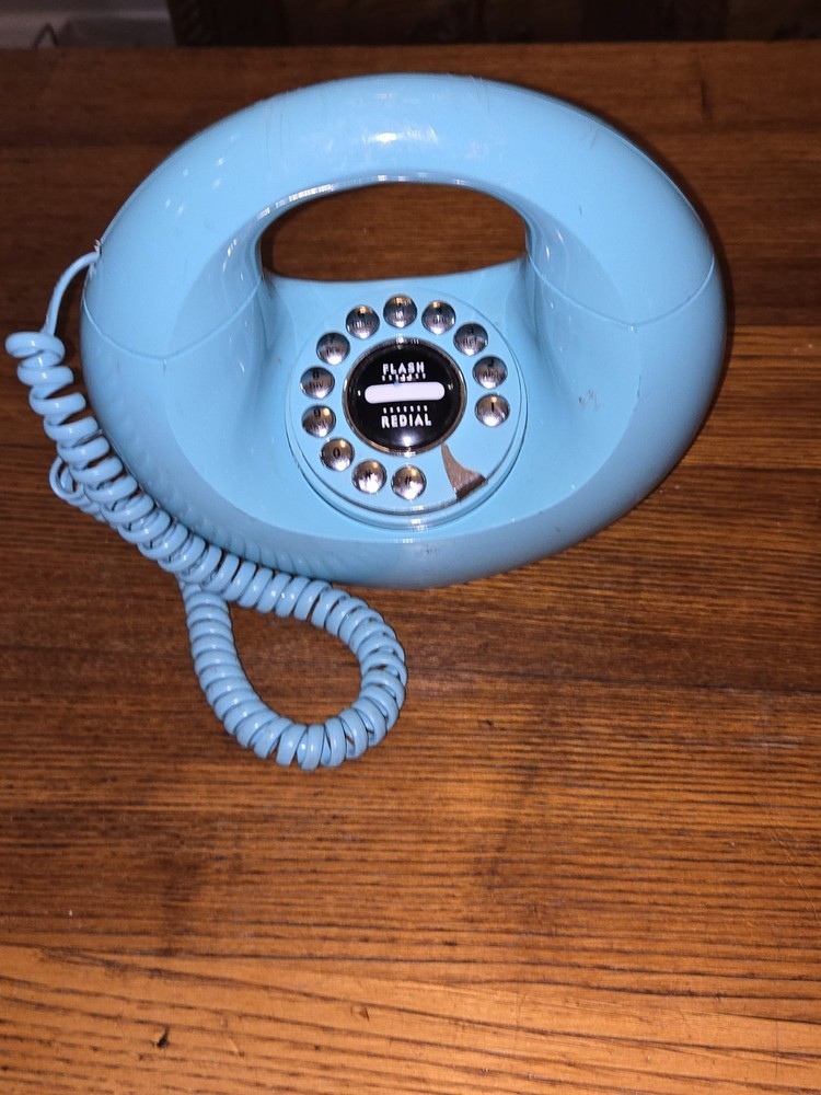 Turquoise phone reproduction