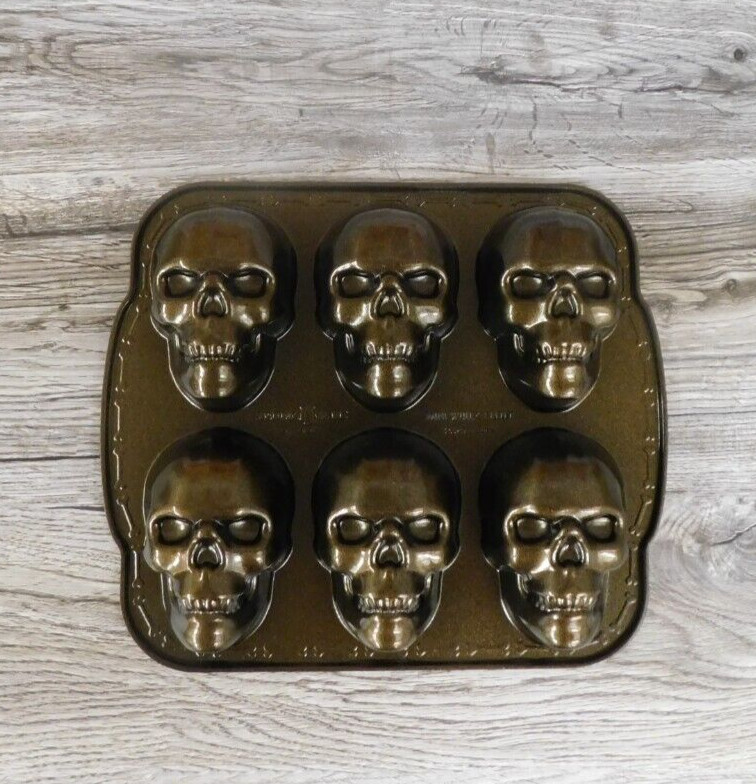 Nordic Ware Haunted Skull Cakelet Pan - New