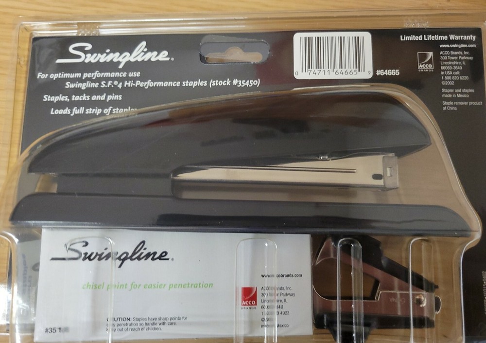 Swingline Durable Desk Stapler Value Pack w/staples & remover - BLACK - NEW