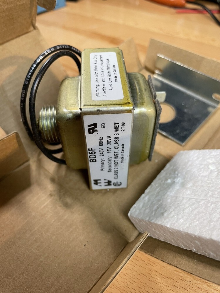 Hammond BD5F Class 2 Transformer Primary: 240V 60Hz. Secondary: 16V 20VA