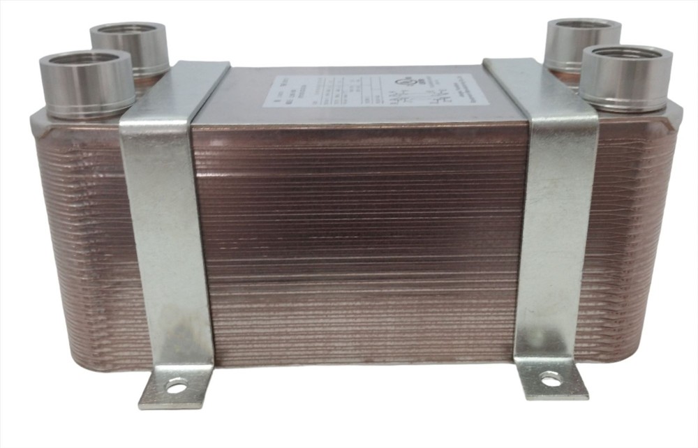 40 Plate Water to Water Brazed Plate Heat Exchanger 1" FPT Ports w/ Brackets