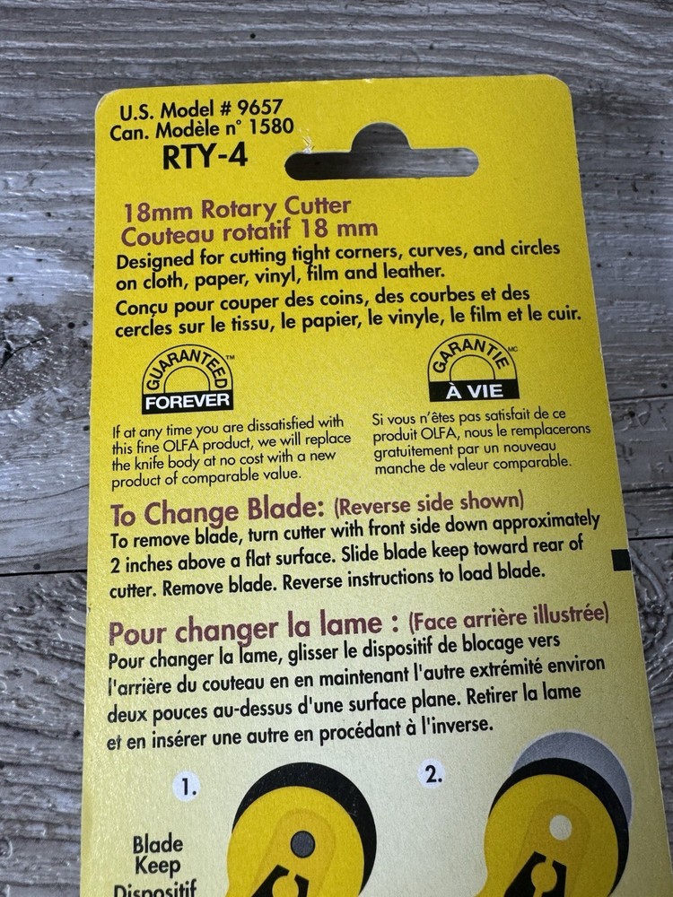 OLFA #9657 ROTARY CUTTER - 18MM