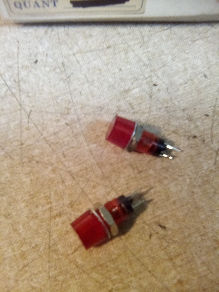 Lot Of 2 SLD-882 Red Indicator Light