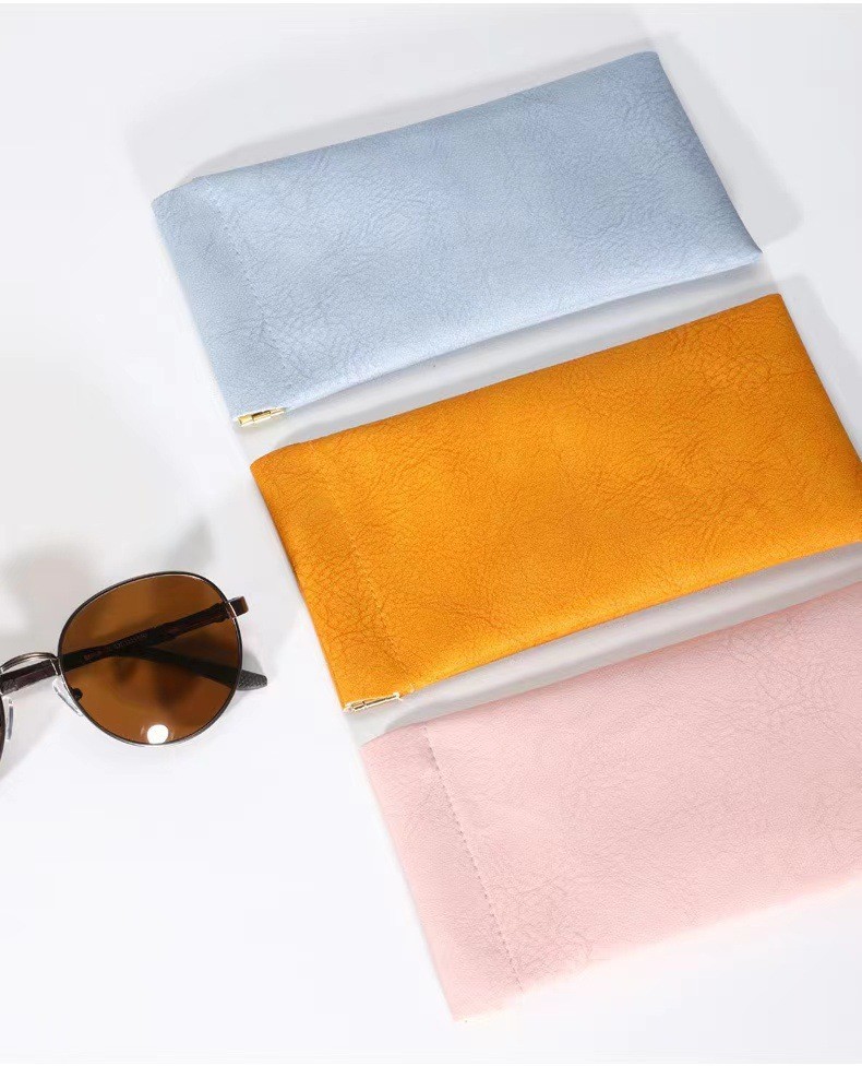 Practical Leather Glasses Holder with Enhanced Visual Aesthetic Design
