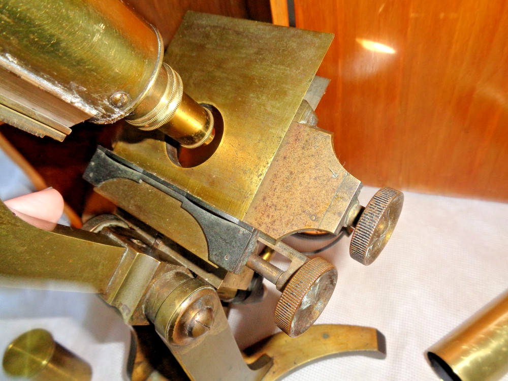 SCOTTISH VICTORIAN c1850 COMPOUND MONOCULAR BRASS MICROSCOPE JAMES WHITE GLASGOW