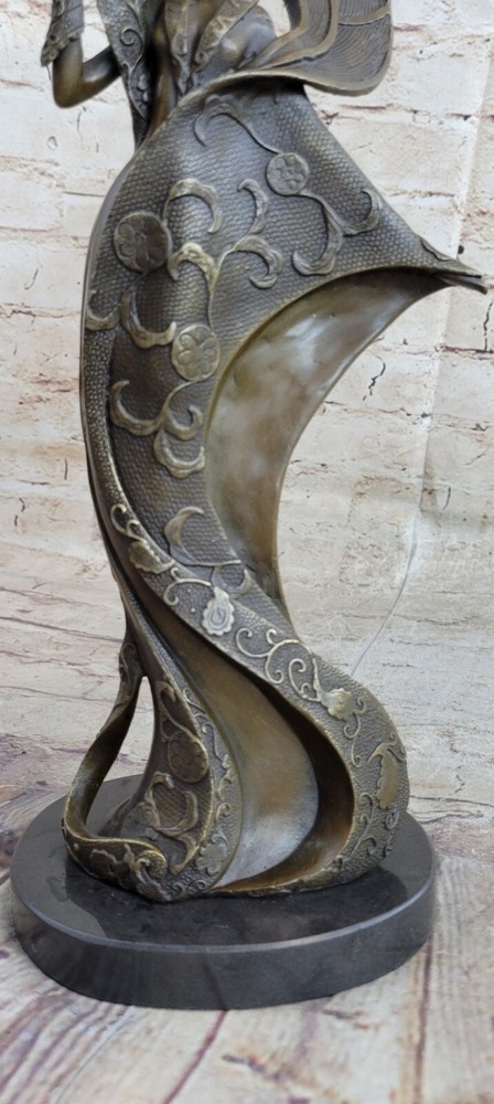 Handcrafted Museum Quality Classic Artwork Signed Original Bronze Sculpture