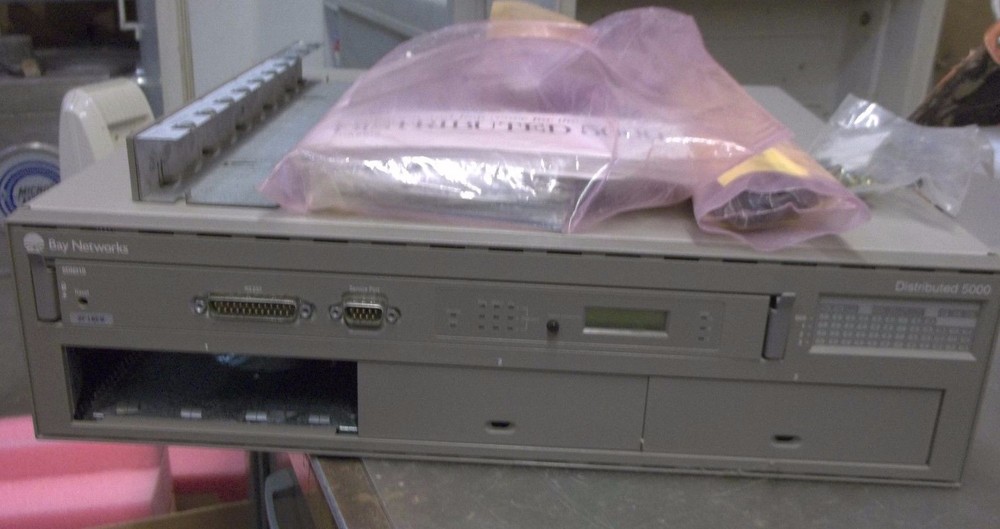 BAY NETWORKS 5DN310 DISTRIBUTED 5000 2F16E8  (M7)