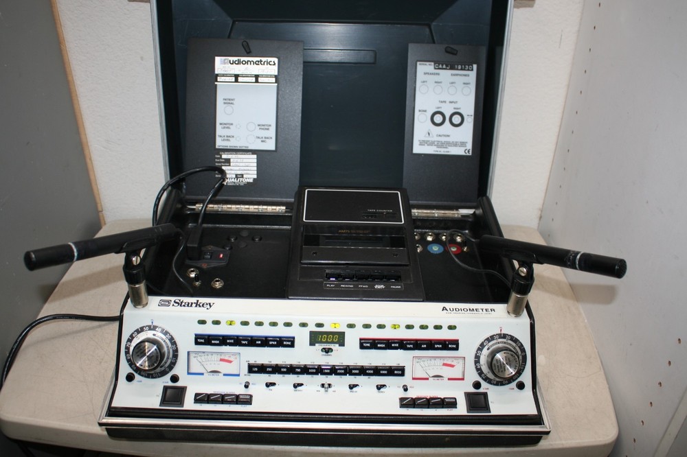 Starkey Audiometer with Microphones AS-IS