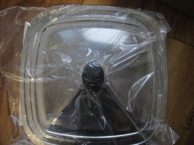 NIB Cook's Essentials Square Splatter-Less Lid