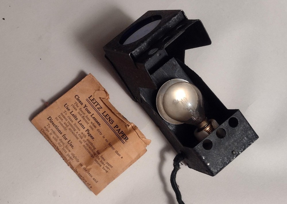 LEITZ MICROSCOPE 1925 S/N236130