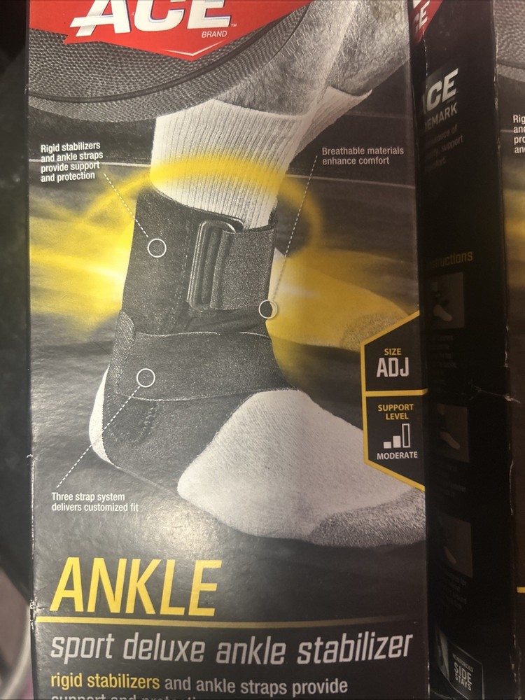 3M ACE Sport Deluxe Ankle Stabilizer, Adjustable Compression, Black
