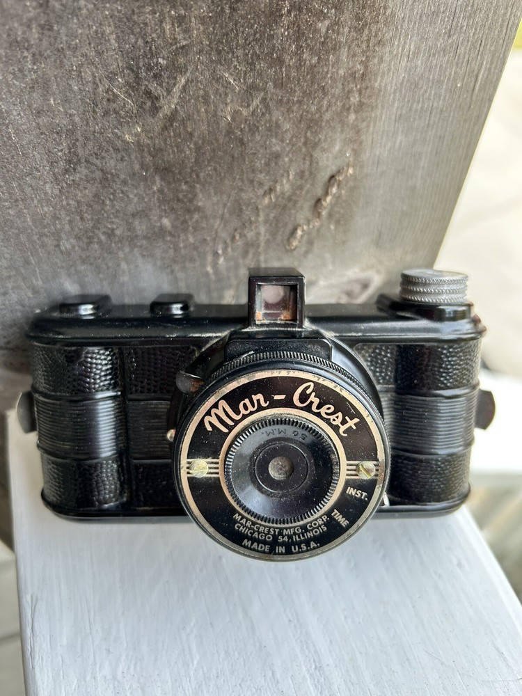 Vintage Mar-Crest Camera Plastic Camera, Untested